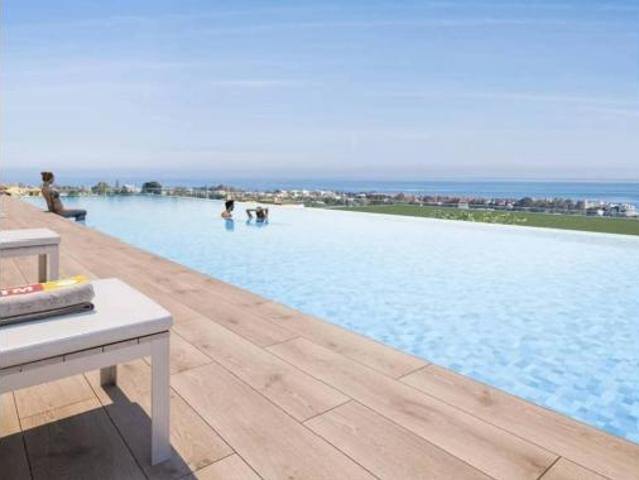 Piso en venta en Los Granados Playa, Costa del Sol Occidental