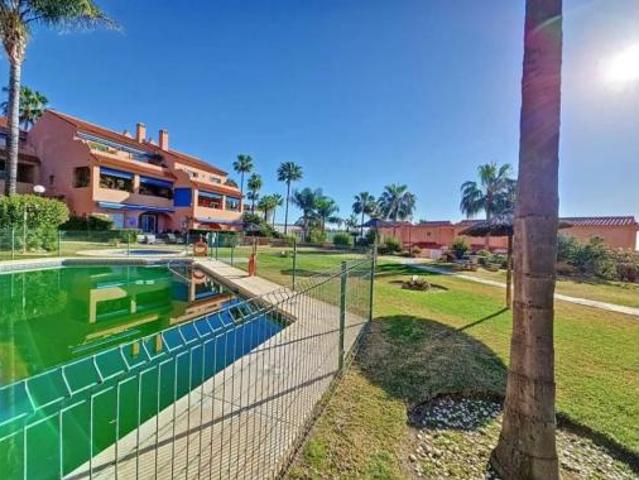 Piso en venta en Venalmar, Estepona