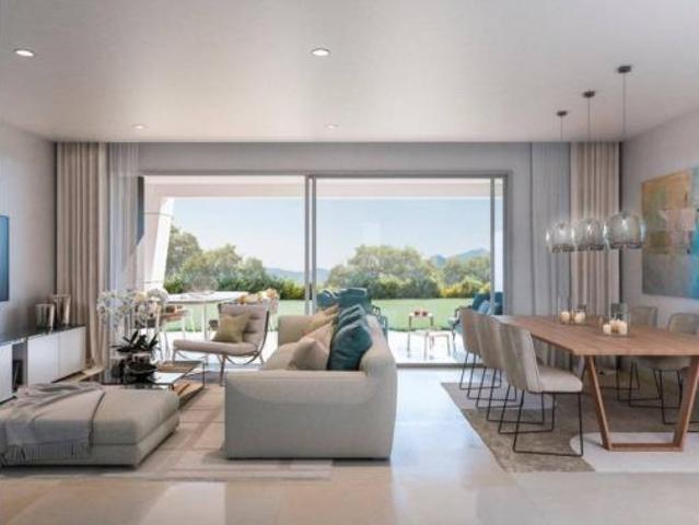 Piso en venta en Los Granados Playa, Costa del Sol Occidental