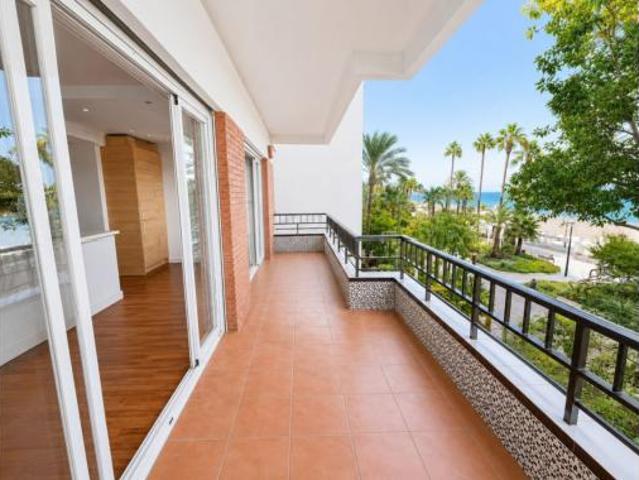 Piso en venta en Barriada Islas Canarias, Costa del Sol Occidental