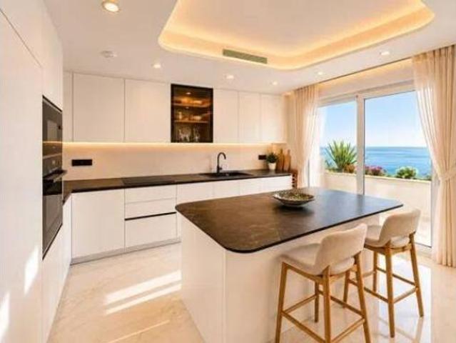 Piso en venta en Alcazaba Beach, Costa del Sol Occidental