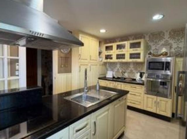 Piso en venta en Barriada Islas Canarias, Costa del Sol Occidental