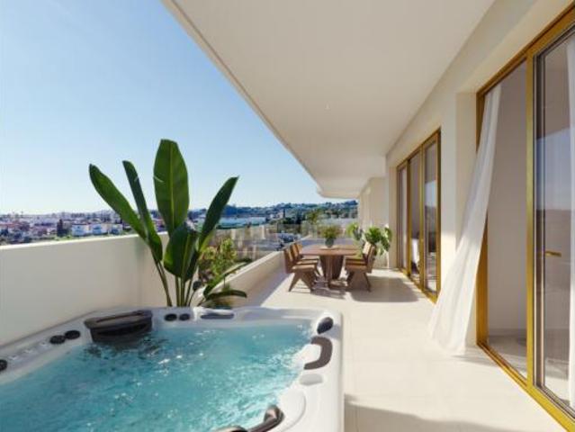 Piso en venta en Los Pacos, Costa del Sol Occidental