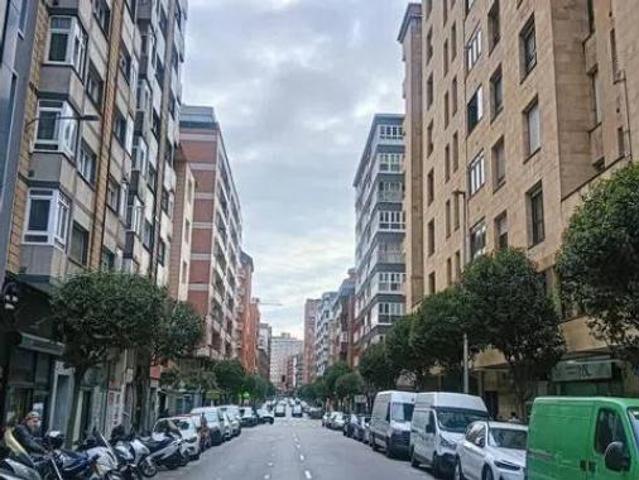 Piso en venta en El Llano, Gijón