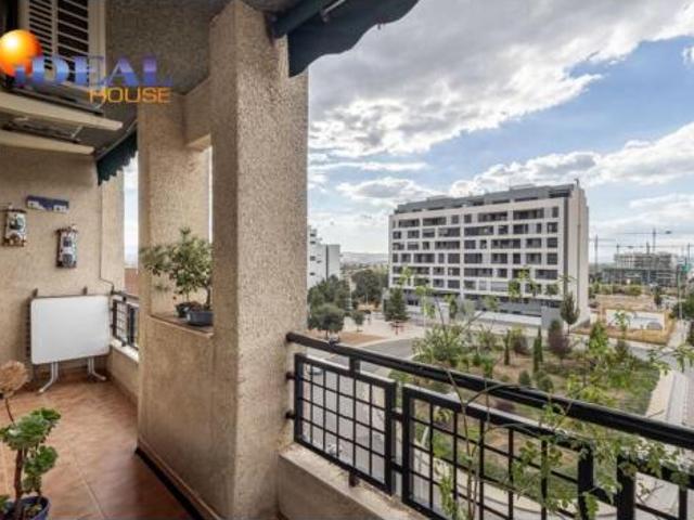 Piso en venta en Rosaleda, Granada