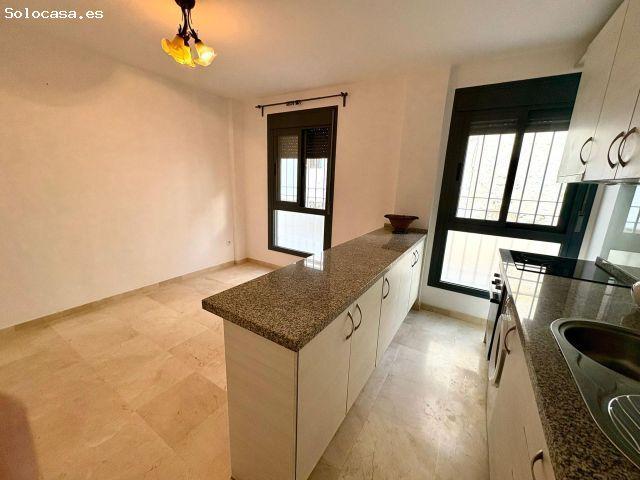 Piso en venta en Guaro, Málaga