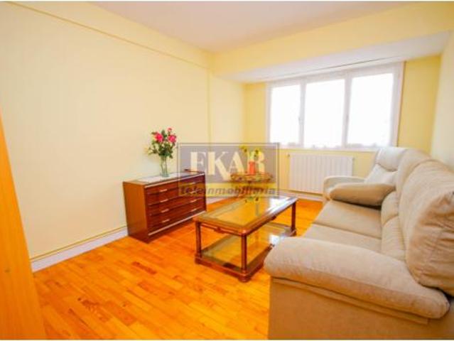Piso en venta en Belaskoenea, Irun