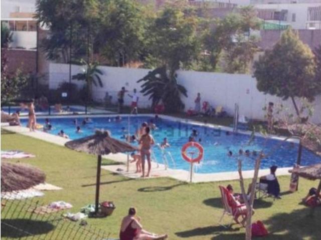Piso en venta en La Algaba, Andalucía