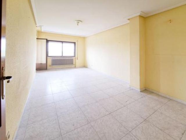 Piso en venta en La Fuente De San Esteban, Castilla y León