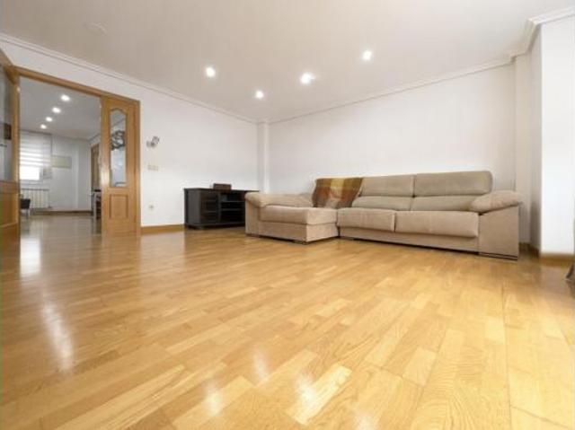 Piso en venta en Villapatro, Lardero