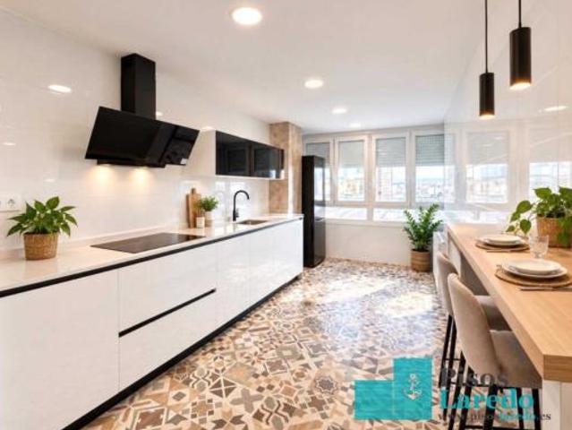 Piso en venta en Laredo