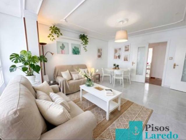 Piso en venta en Laredo