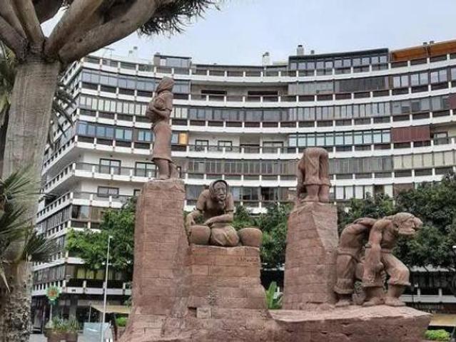 Piso en venta en Santa Catalina-Canteras, Gran Canaria