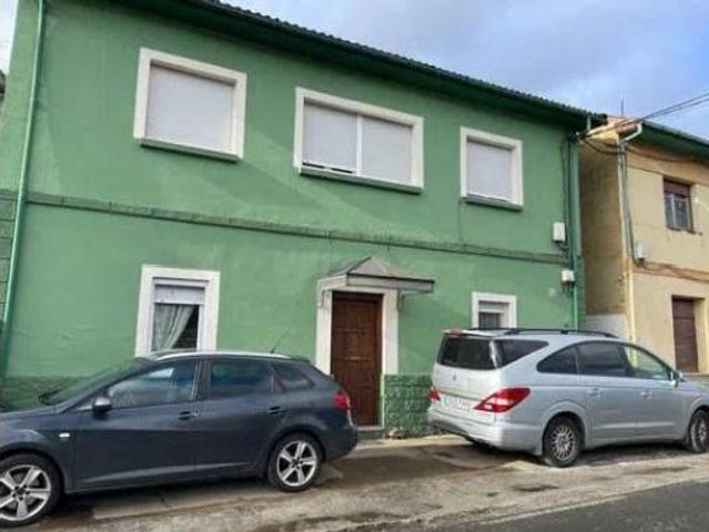 Piso en venta en Lena, Asturias