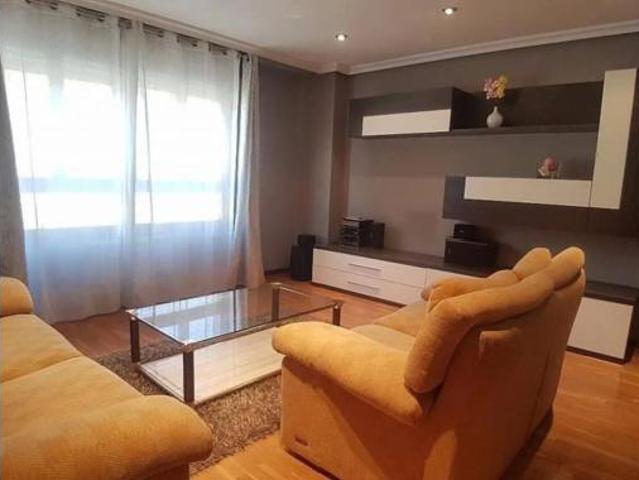 Piso en venta en Lena, Robleo