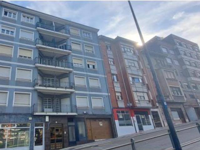 Piso en venta en El Corraón, Lena