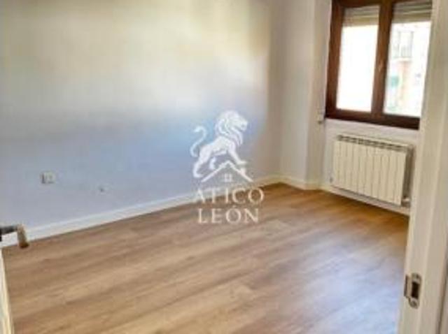 Piso en venta en El Soto, León