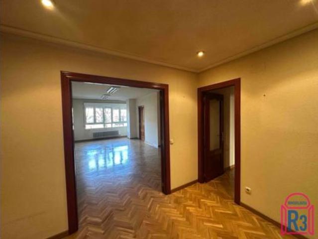 Piso en venta en Chantría, León