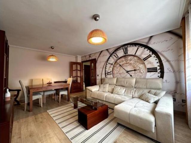 Piso en venta en Armunia, León