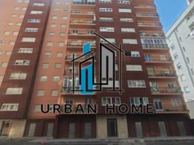 Piso en venta en San Lorenzo - La Palomera - San Mamés, León