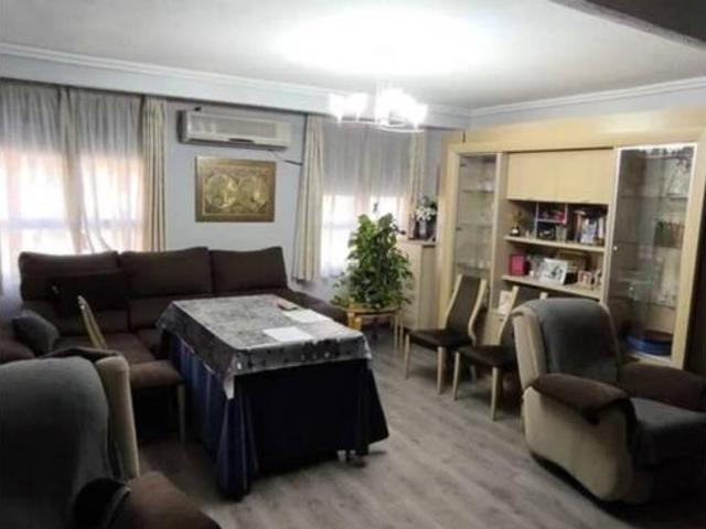 Piso en venta en Linares