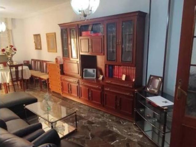 Piso en venta en Linares