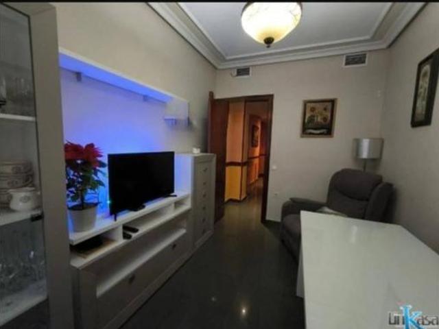 Piso en venta en Linares