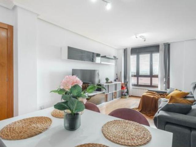 Piso en venta en Pruvia de Baxo, Llanera