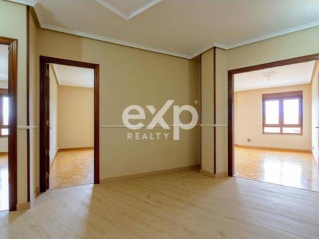 Piso en venta en Llanera, Asturias