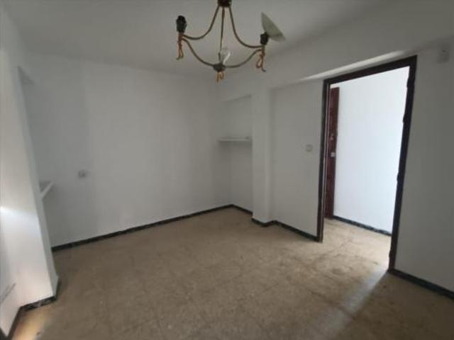 Piso en venta en Lora Del Río, Andalucía