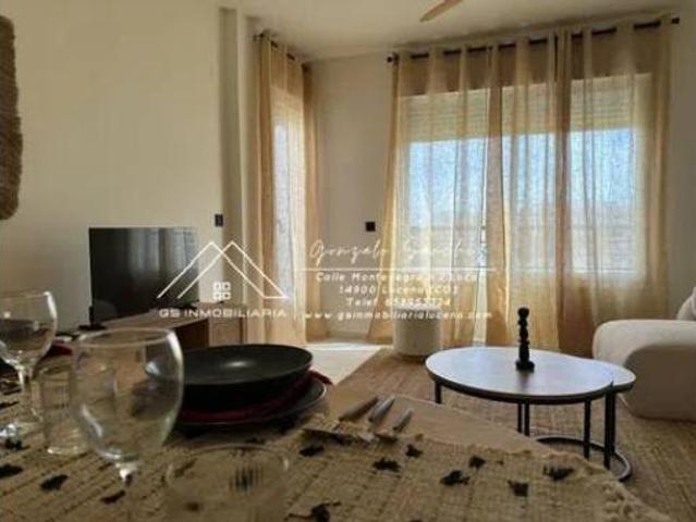 Piso en venta en Zona 1 (el Valle y Dehesa de la Villa), Lucena