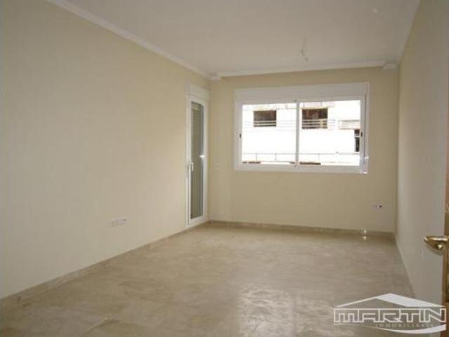 Piso en venta en Zona 1 (el Valle y Dehesa de la Villa), Lucena