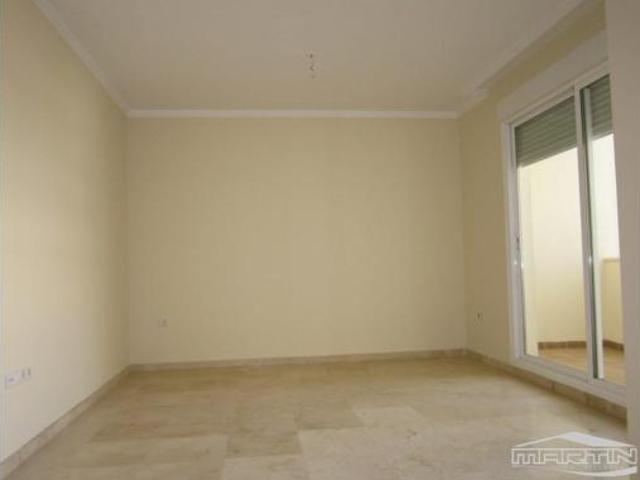 Piso en venta en Zona 1 (el Valle y Dehesa de la Villa), Lucena