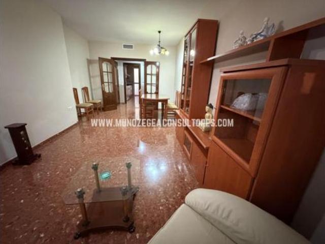 Piso en venta en Zona 1 (el Valle y Dehesa de la Villa), Lucena
