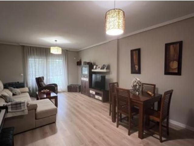 Piso en venta en Zona 1 (el Valle y Dehesa de la Villa), Lucena