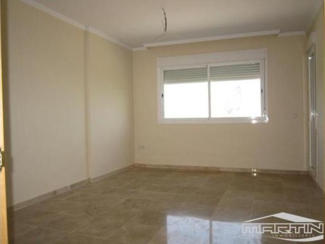 Piso en venta en Zona 1 (el Valle y Dehesa de la Villa), Lucena