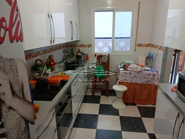 Piso en venta en Zona 1 (el Valle y Dehesa de la Villa), Lucena