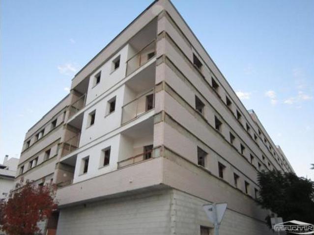 Piso en venta en Zona 1 (el Valle y Dehesa de la Villa), Lucena