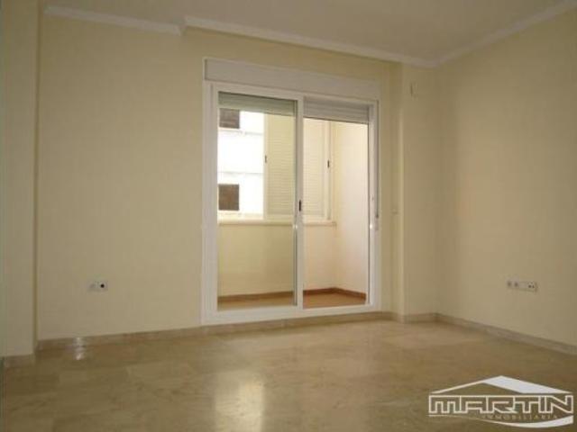 Piso en venta en Zona 1 (el Valle y Dehesa de la Villa), Lucena