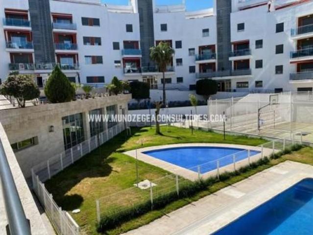 Piso en venta en Zona 1 (el Valle y Dehesa de la Villa), Lucena