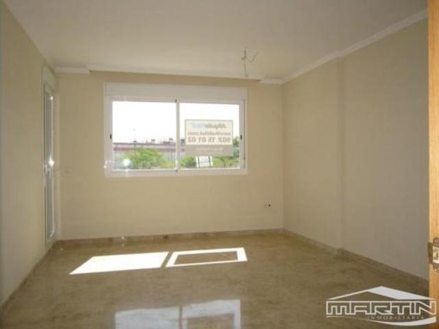 Piso en venta en Zona 1 (el Valle y Dehesa de la Villa), Lucena