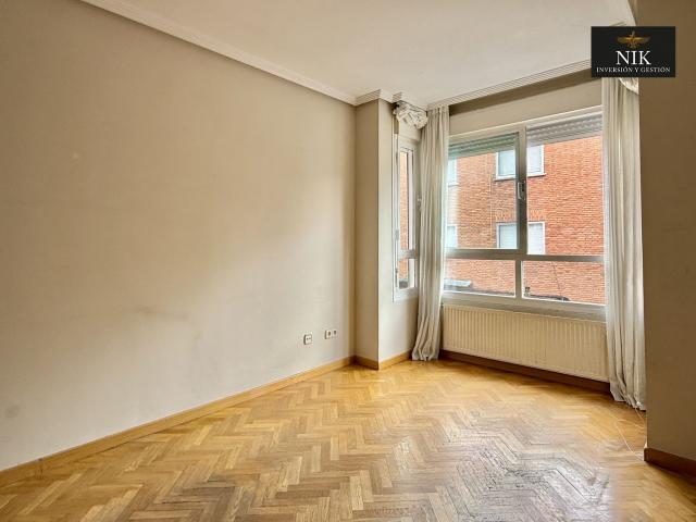 Piso en venta en Canillas, Madrid