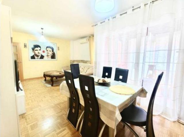 Piso en venta en Usera, Madrid