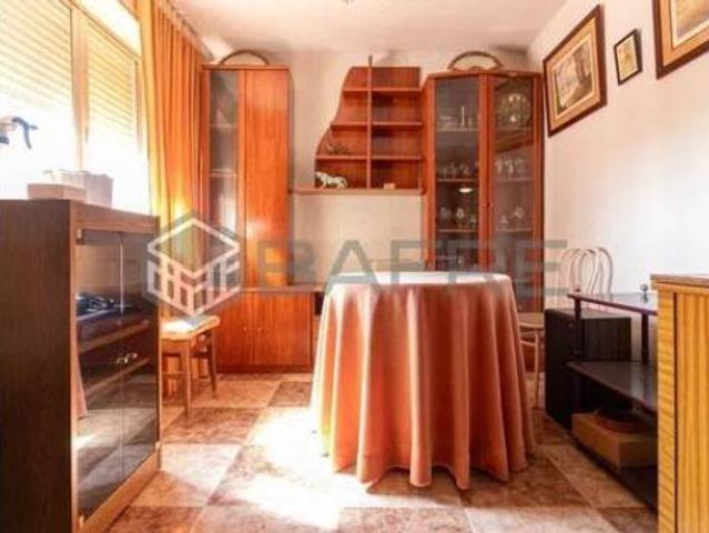Piso en venta en Almendrales, Madrid