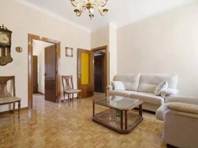 Piso en venta en Tetuán, Madrid