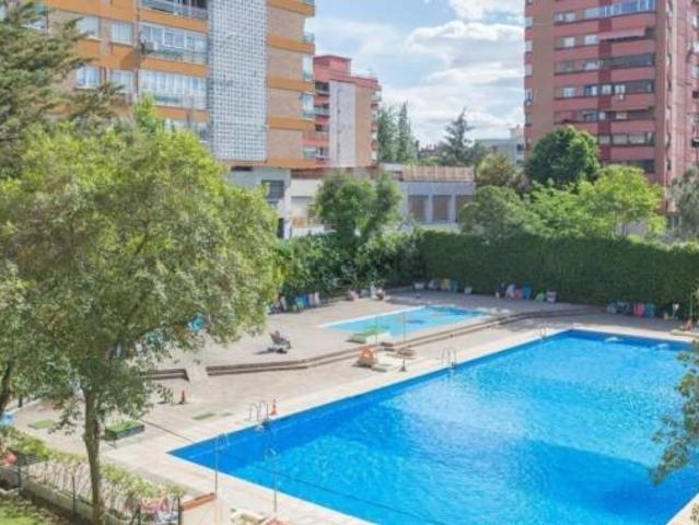 Piso en venta en Ciudad Lineal, Madrid