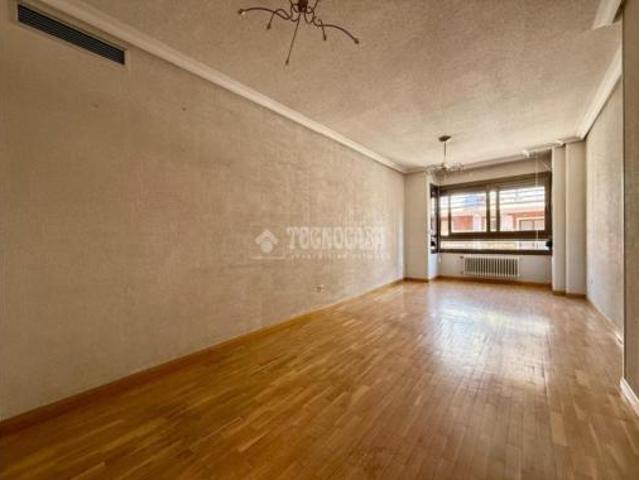 Piso en venta en Ciudad Lineal, Madrid