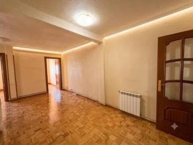 Piso en venta en Ciudad Lineal, Madrid