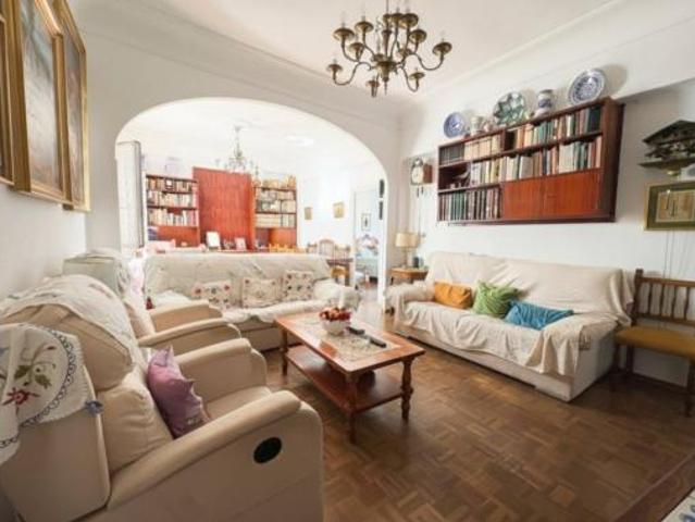 Piso en venta en Bellas Vistas, Madrid