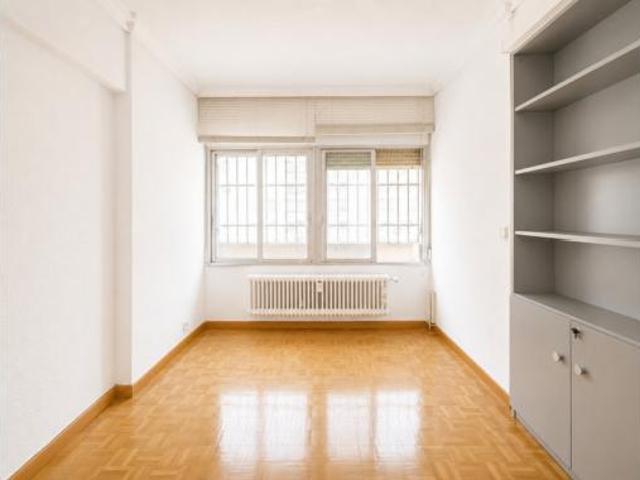 Piso en venta en Tetuán, Madrid